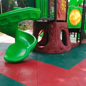 Piso Caucho Reciclado